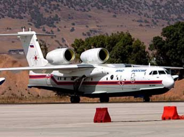 В Китае провели первые испытания крупнейшего в мире самолета-амфибии AG600