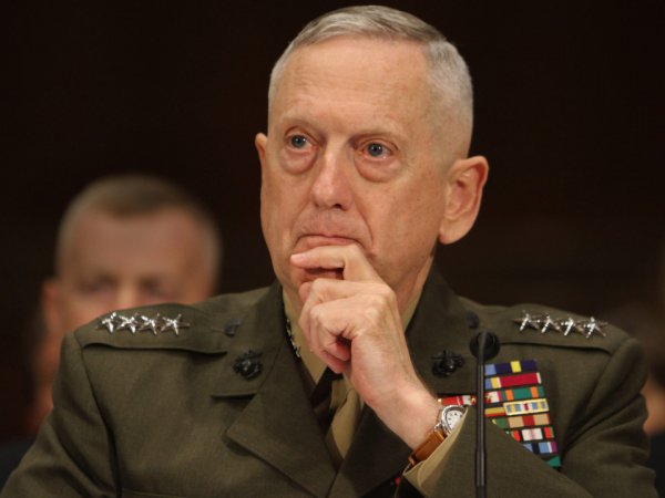 СМИ США случайно опубликовали личный номер главы Пентагона (ФОТО)