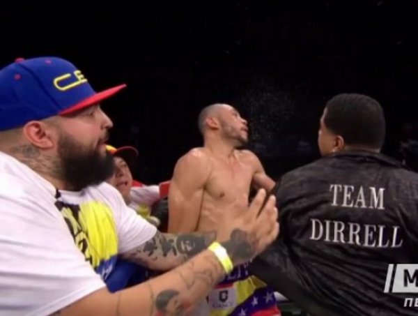 На YouTube появилось ВИДЕО, как дядя боксера избил соперника после боя за титул чемпиона