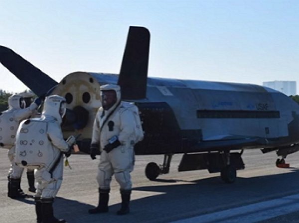 Секретный американский космолет вернулся на Землю после двухлетней миссии