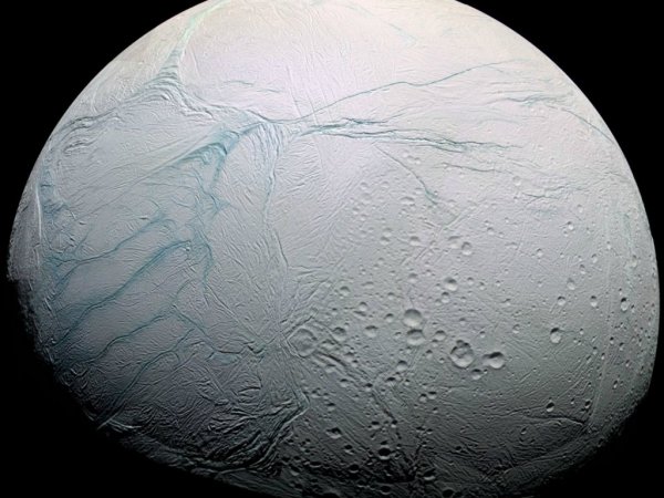 Ученые нашли пригодный для жизни спутник Сатурна
