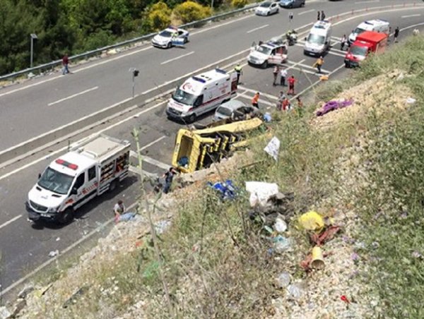 Авария в Турции с автобусом сегодня 13.05.2017: в ДТП погибли 23 человека (ВИДЕО)