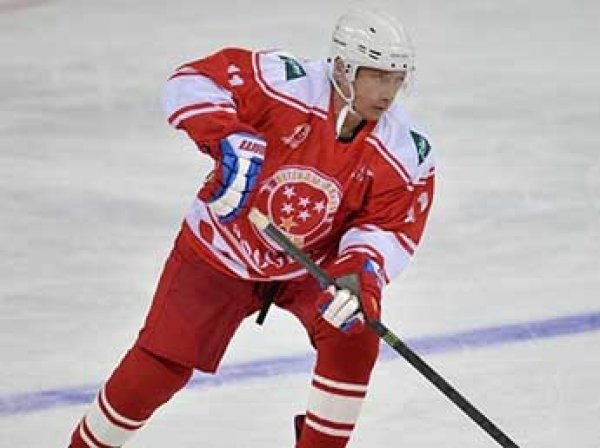 Путин в Сочи сыграл в хоккей с Жан-Клодом Килли (ВИДЕО)