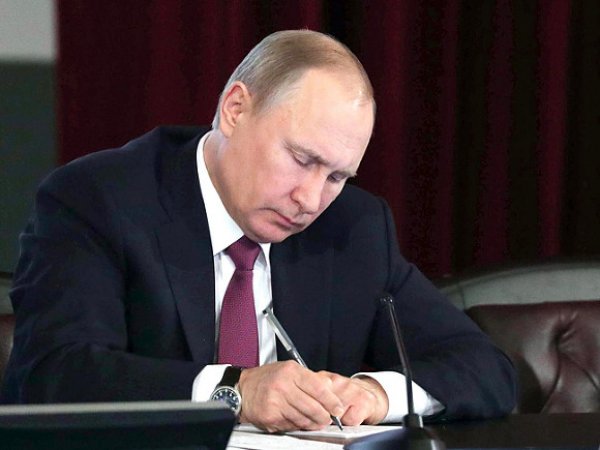 Путин отправил в отставку 15 генералов, включая замглаву МЧС Артамонова