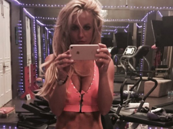 Бритни Спирс поделилась горячим ВИДЕО из спортзала в Instagram