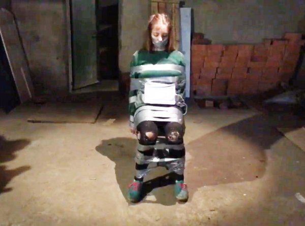 Эфир в Periscope со связанной девушкой с таймером напугала Рунет