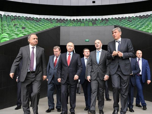 Путин показал президенту ФИФА стадион в Краснодаре, на котором не будет матчей ЧМ-2018 (ВИДЕО)