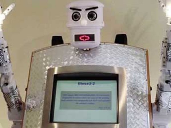В Германии впервые в мире священника заменили роботом (ВИДЕО)
