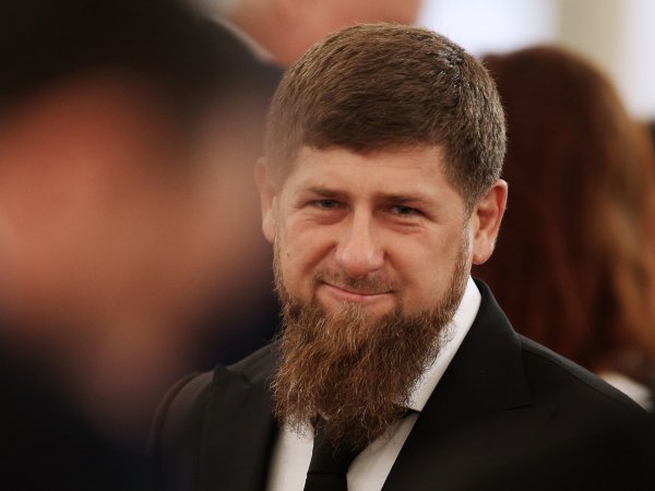 Кадыров выступил за запрет проведения выпускных вечеров в зданиях школ