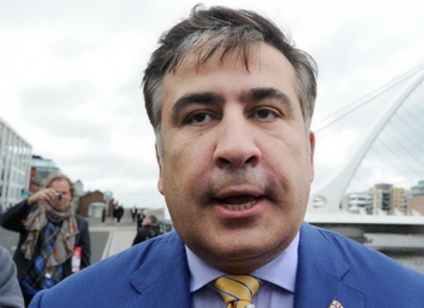 "Ты ноги мне лизал, милый": Саакашвили прилюдно поскандалил с бывшим подчиненным (ВИДЕО)