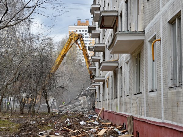 Список домов под снос в Москве до 2020 года: жители пятиэтажек, не попавших под реновацию, требуют сноса своих домов