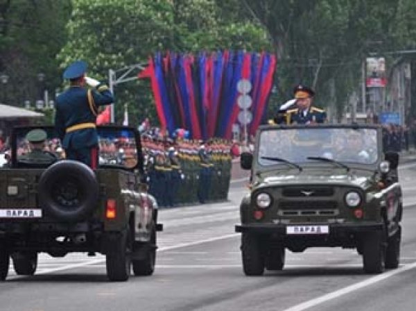 На параде Победы в Донецке демонстрировали советскую и российскую военную технику (ФОТО, ВИДЕО)