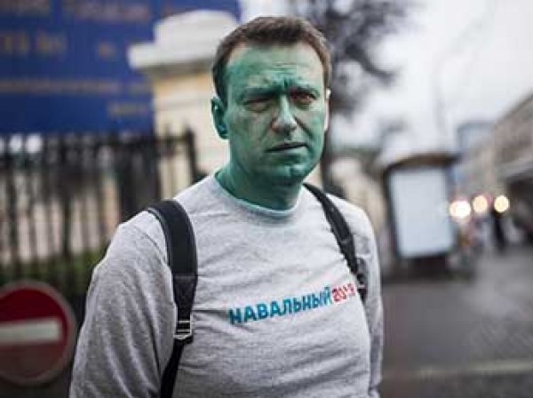 Навальному после угрозы потери зрения дали загранпаспорт