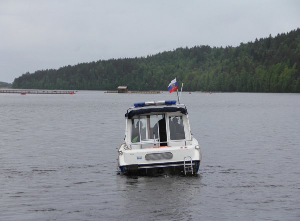 В Карелии спасатели прекратили поиски пропавших на озере подростков
