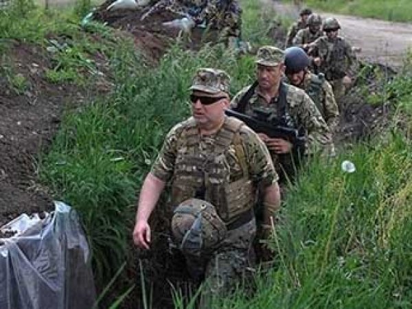 Турчинов на Донбассе неудачно пошутил о взятии Москвы