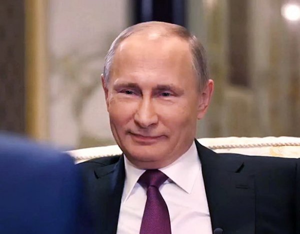 Путин ответил на вопрос Стоуна, хочет ли он быть царем