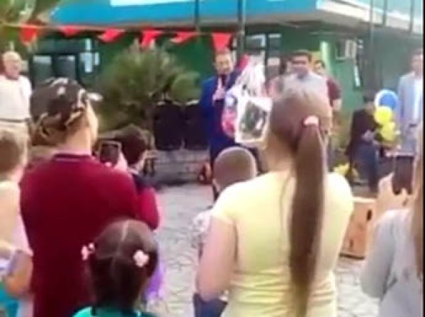 Поведение мэра Сочи на детском празднике возмутило жителей (ВИДЕО)