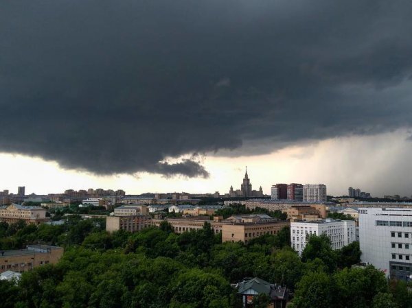 Ураган в Москве сейчас 30.06.2017 уже унес жизни трех человек (ФОТО, ВИДЕО)