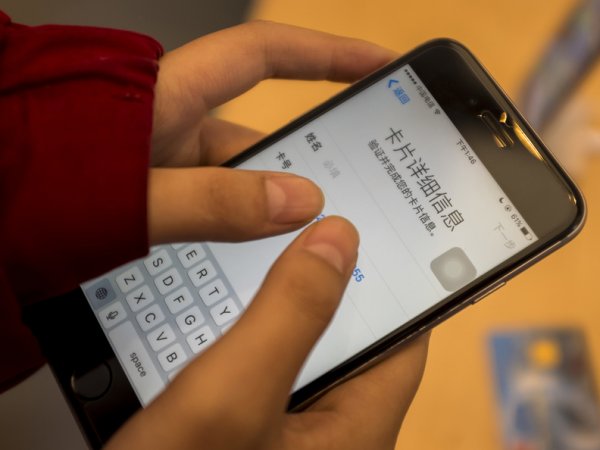 Айфон 8: в Китае стартовали продажи поддельного iPhone 8 (ФОТО)
