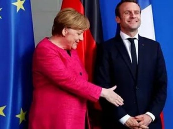 Меркель и Макрон склонили ЕС к продлению санкций против РФ на полгода