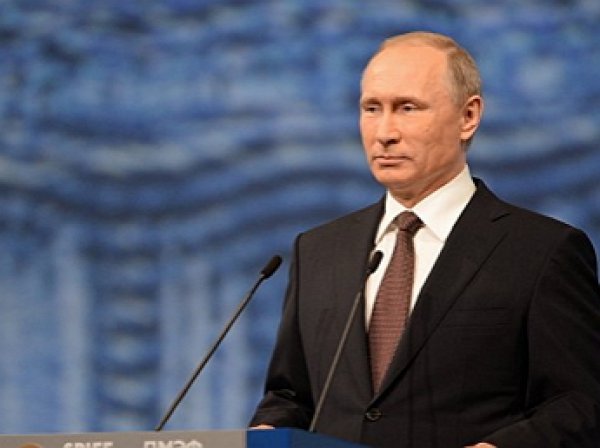 Путин подшутил над американской ведущей на ПМЭФ