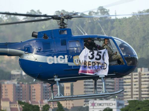 В Венесуэле полицейский угнал вертолет и начал восстание против Мадуро (ФОТО, ВИДЕО)