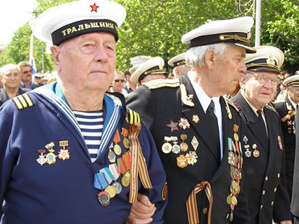 Ветеранам Севастополя вручили по полквартиры к 9 мая: одному — кухня, другому — санузел