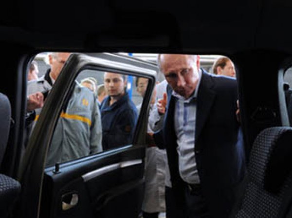 Путин опробовал новый российский правительственный лимузин "Кортеж" (ФОТО)