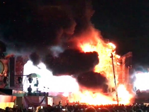 В Барселоне во время музыкального фестиваля загорелась сцена: эвакуировано свыше 20 тыс человек