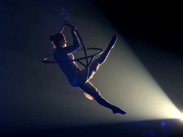 В Швейцарии российская гимнастка в цирке сорвалась с четырехметровой высоты