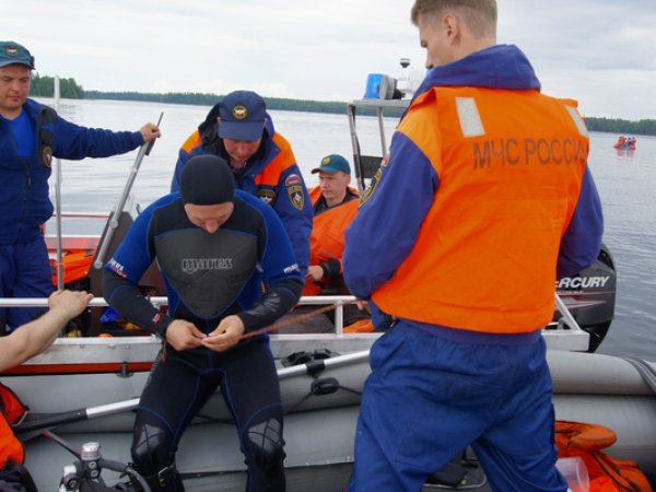 Трагедия в Челябинской области: на озере затонула перегруженная лодка, 6 человек погибли
