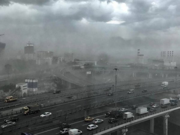 Экстренное предупреждение об ухудшении погоды в Москве объявило МЧС
