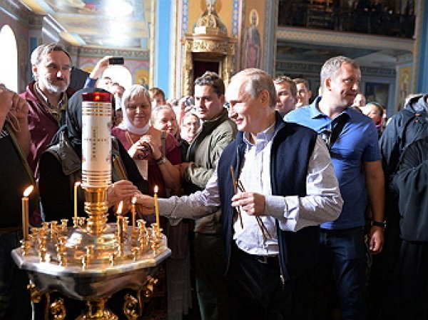 СМИ: Путин подарил Валаамскому монастырю огромную яхту