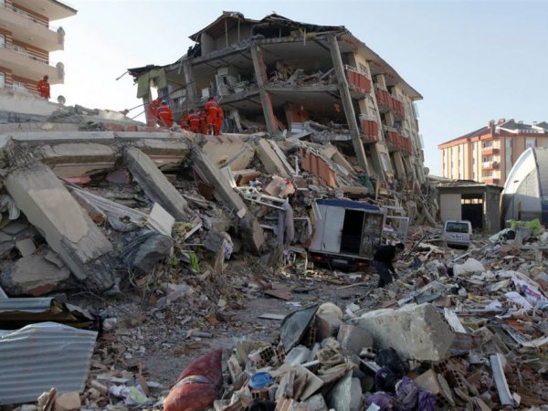 Землетрясение в Турции сейчас 2017: пострадали около 70 человек (ФОТО, ВИДЕО)