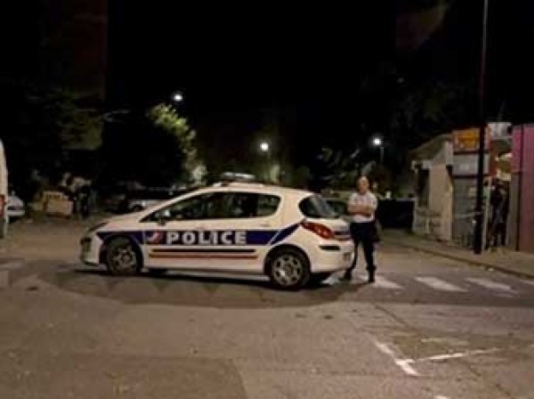 Во Франции неизвестные расстреляли толпу возле мечети: 8 раненых
