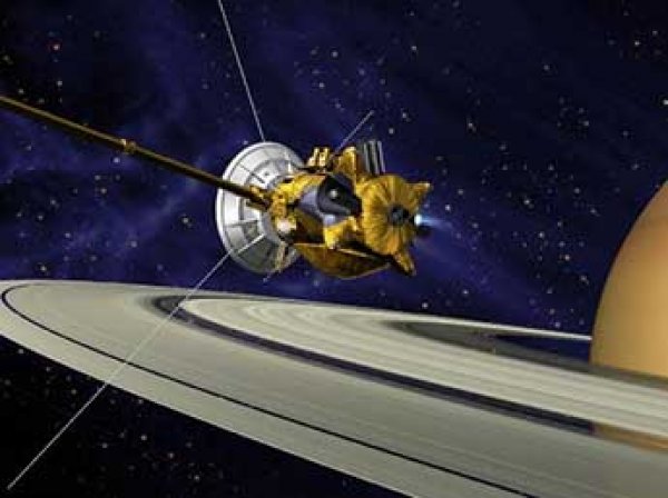 Зонд "Кассини" выявил загадочную аномалию на кольцах Сатурна
