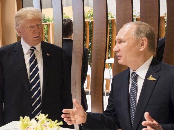 Блогеры рассказали о странностях встречи Трампа и Путина (ФОТО, ВИДЕО)
