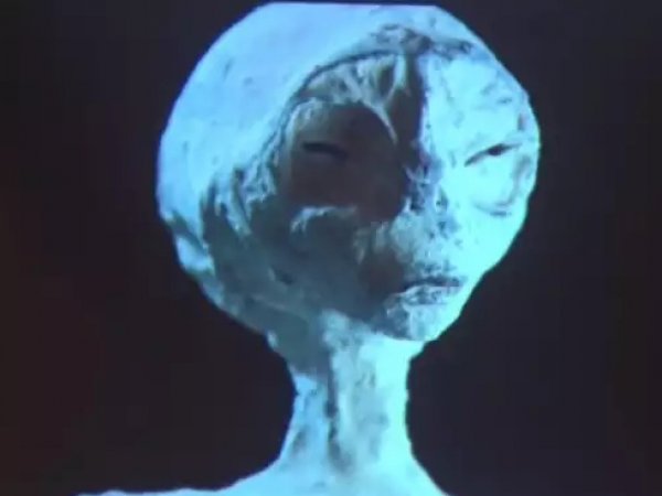 СМИ: уфологи нашли в пустыне Наска пять мумий пришельцев возрастом 1700 лет (ФОТО)