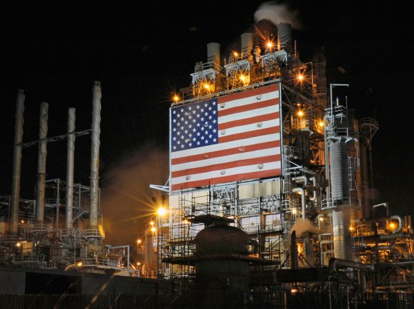 СМИ: нефтяные компании США недовольны санкциями против России