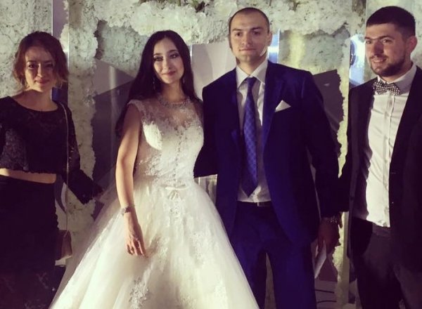 СМИ: экс-супруг судьи Халиловой оплатил свадьбу дочери, имея убыточный бизнес