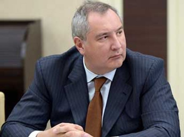 Рогозин случайно написал стих о чиновниках, не пустивших его борт в Молдавию