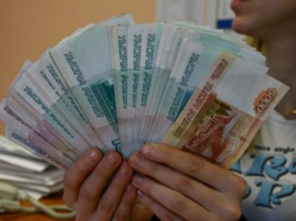 Курс доллара на сегодня, 15 августа 2017: рубль укрепляется в ожидании налогового периода — эксперты