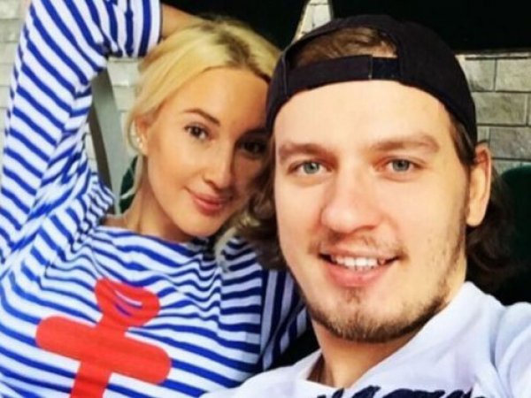 СМИ: Лера Кудрявцева бросила мужа из-за его измены
