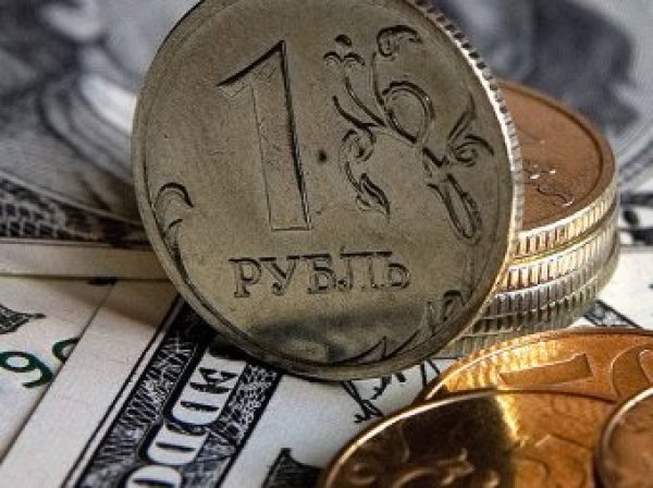 Курс доллара на сегодня, 11 августа 2017: рубль находится в противофазе с нефтью - эксперты