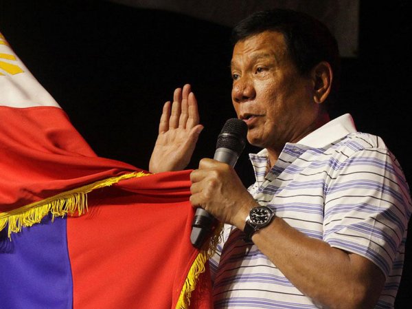 Президент Филиппин призвал ежедневно убивать по 32 подозреваемых в наркоторговле