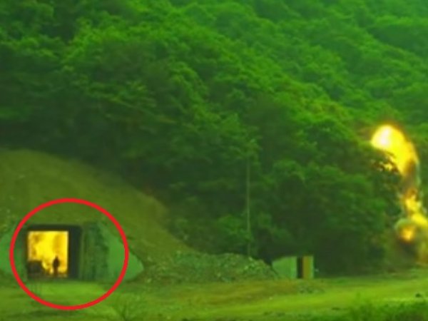 В Сети разглядели заживо горящего человека на ВИДЕО с ракетных учений Южной Кореи