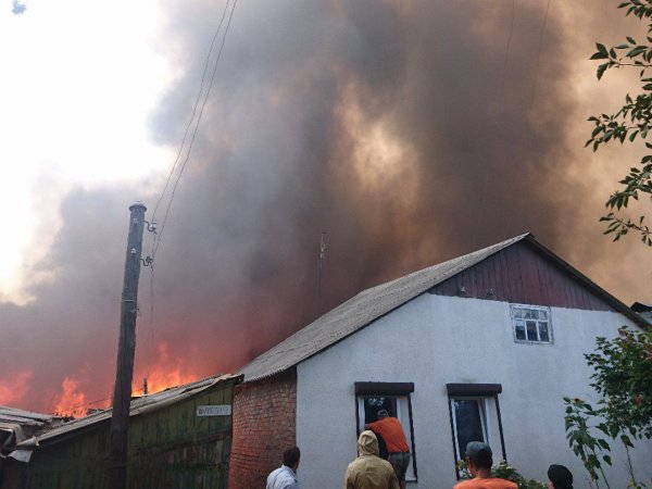 Пожар в Ростове-на-Дону сейчас: сгорело 118 домов, есть погибший (ВИДЕО)