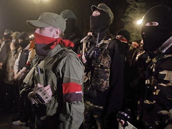ДНР: "Правый сектор" чувствует себя обиженным и идет на юг Донбасса - мстить ВСУ