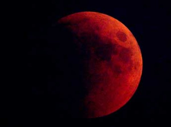 7 августа 2017 над Москвой взойдет "кровавая" луна