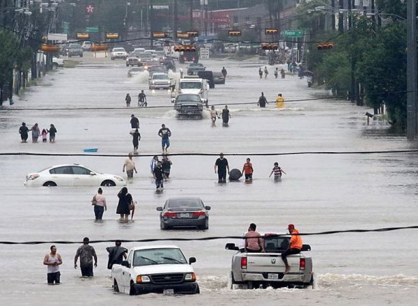 Ураган Харви в штате Техас унес жизни пяти человек (ФОТО, ВИДЕО)